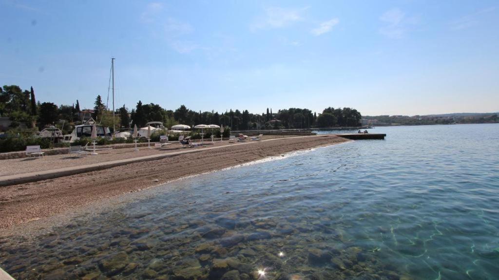 Apartments Adrijana Malinska Eksteriør bilde