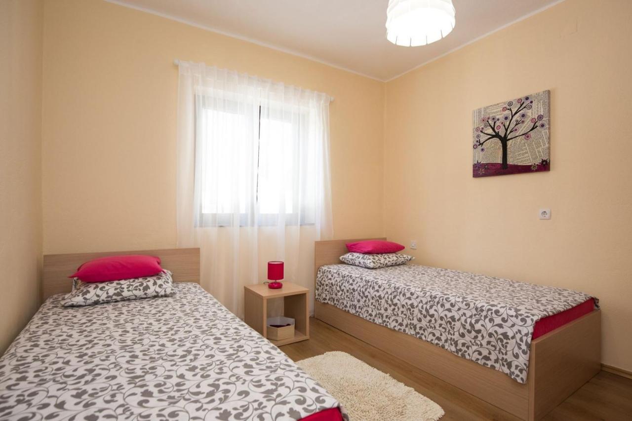 Apartments Adrijana Malinska Eksteriør bilde
