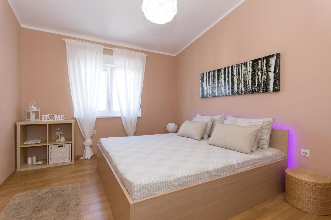 Apartments Adrijana Malinska Eksteriør bilde