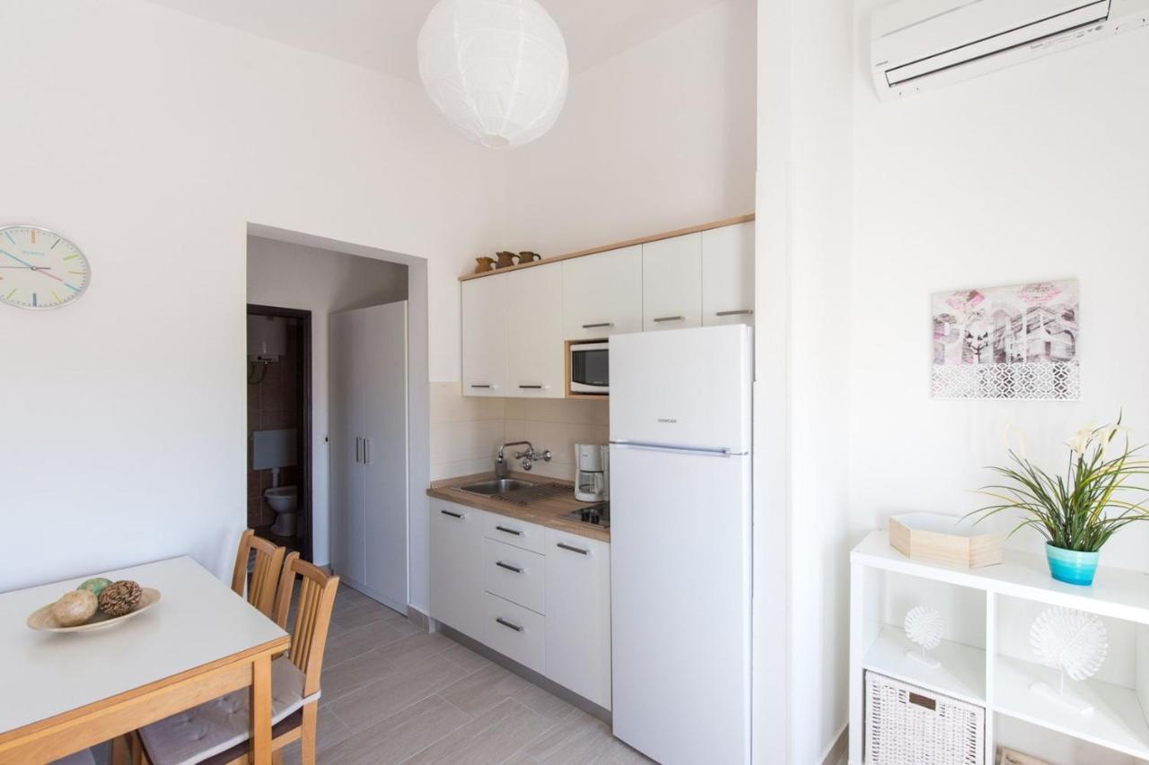 Apartments Adrijana Malinska Eksteriør bilde