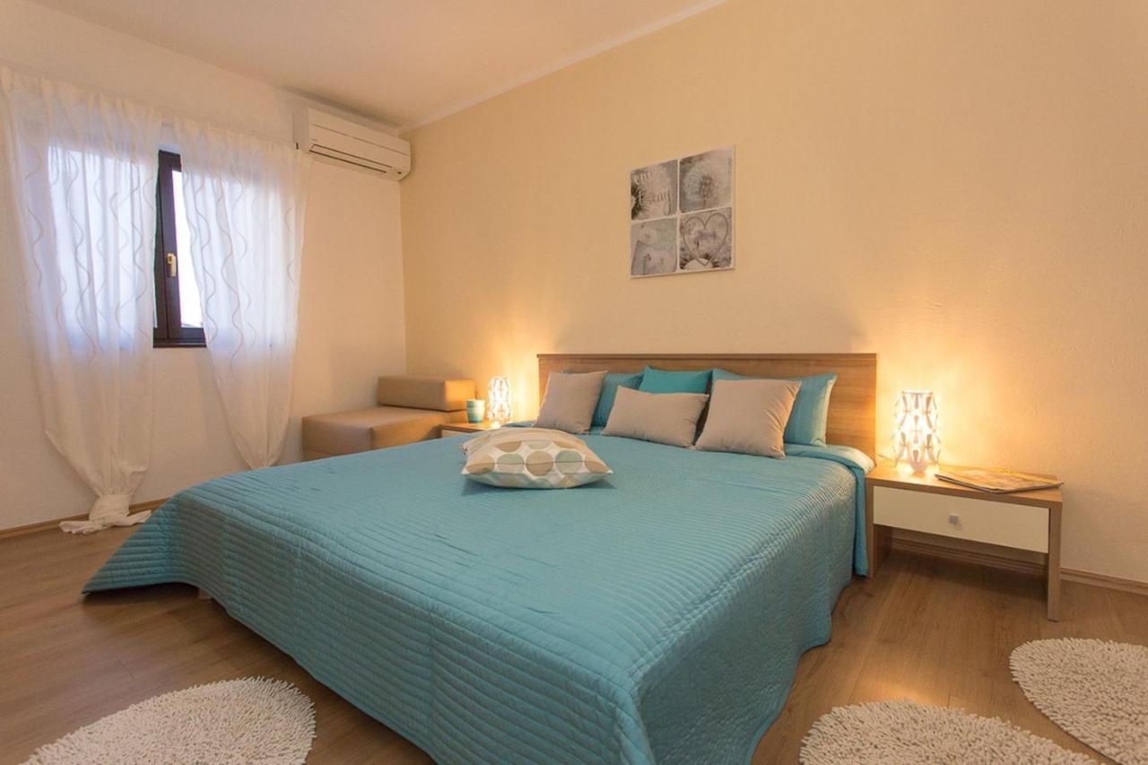 Apartments Adrijana Malinska Eksteriør bilde