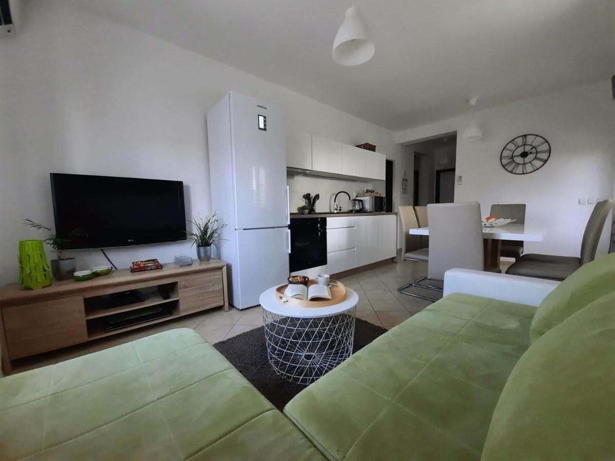 Apartments Adrijana Malinska Eksteriør bilde