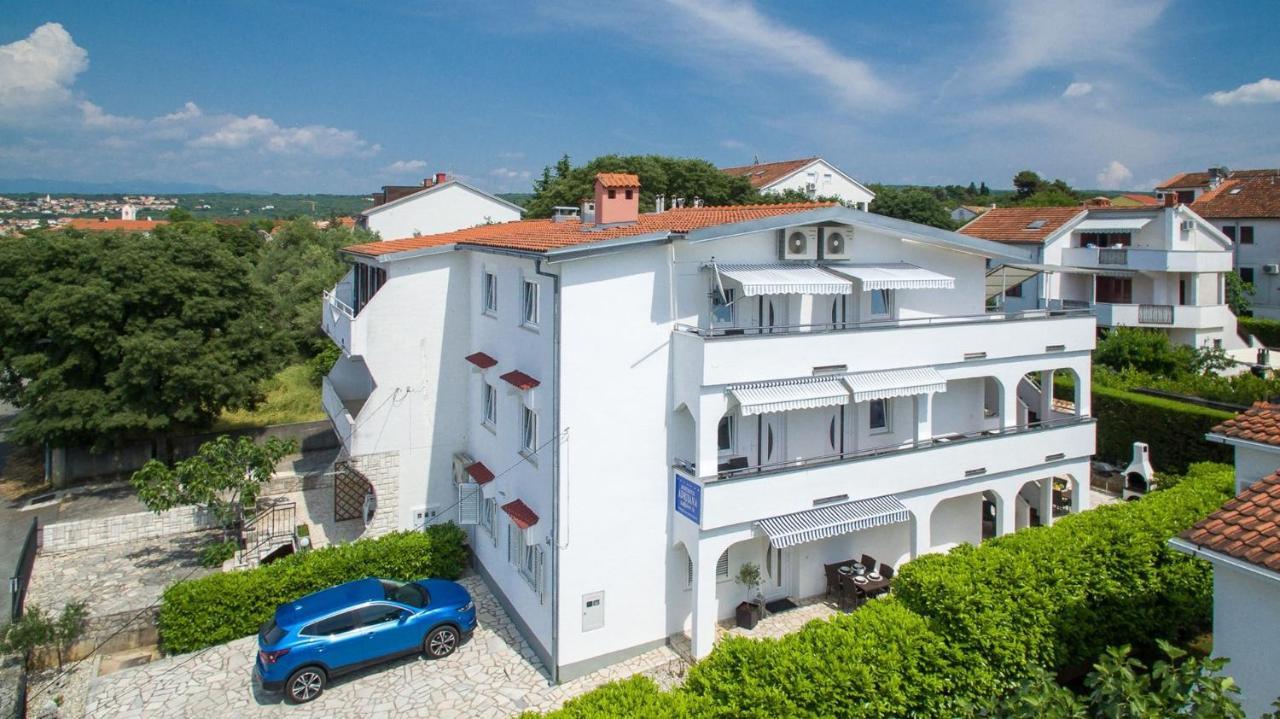 Apartments Adrijana Malinska Eksteriør bilde
