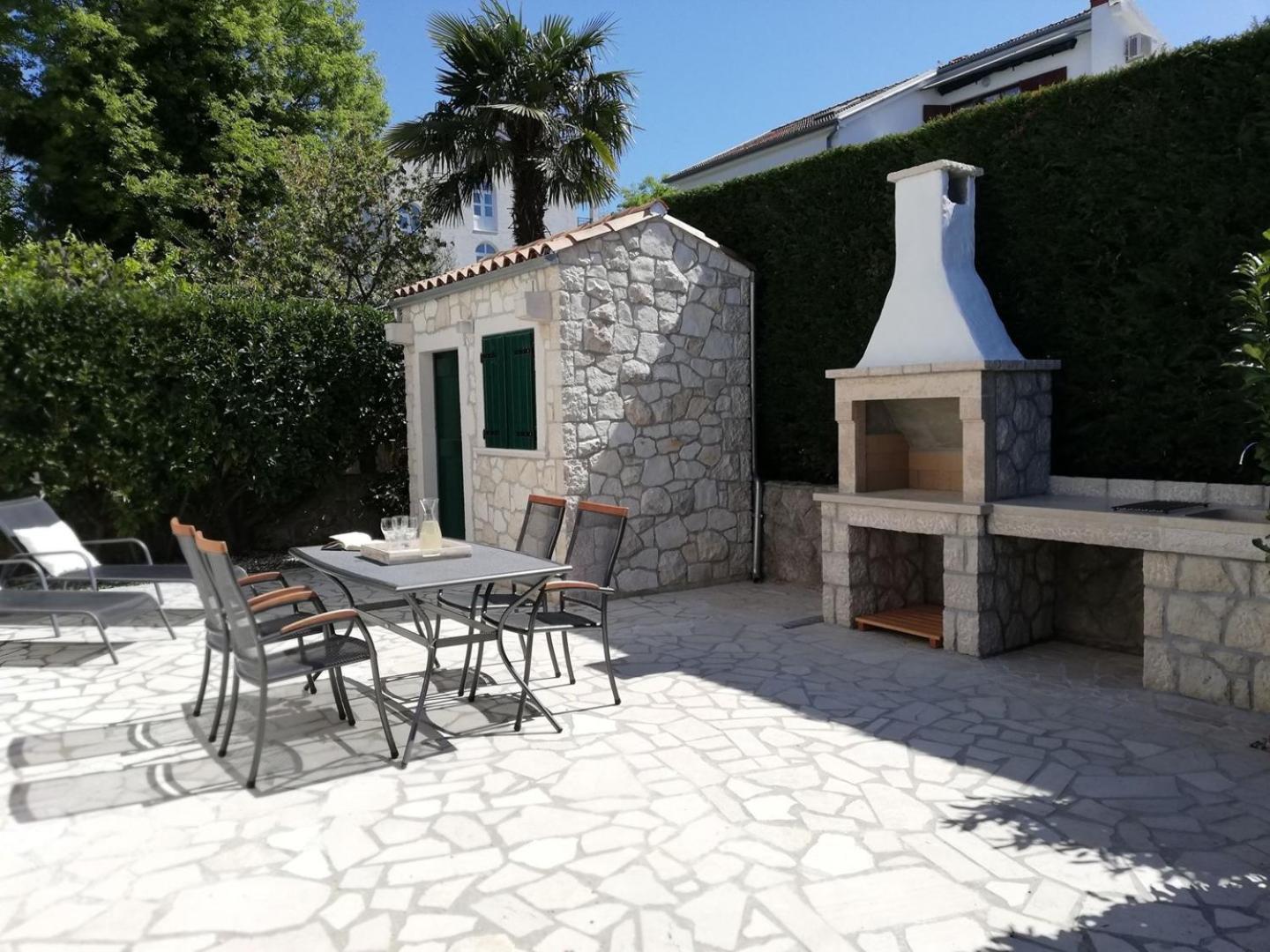 Apartments Adrijana Malinska Rom bilde